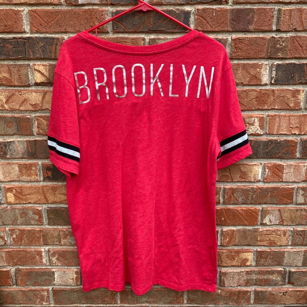 Aeropostale Scoop Neck Brooklyn Graphic Tee L